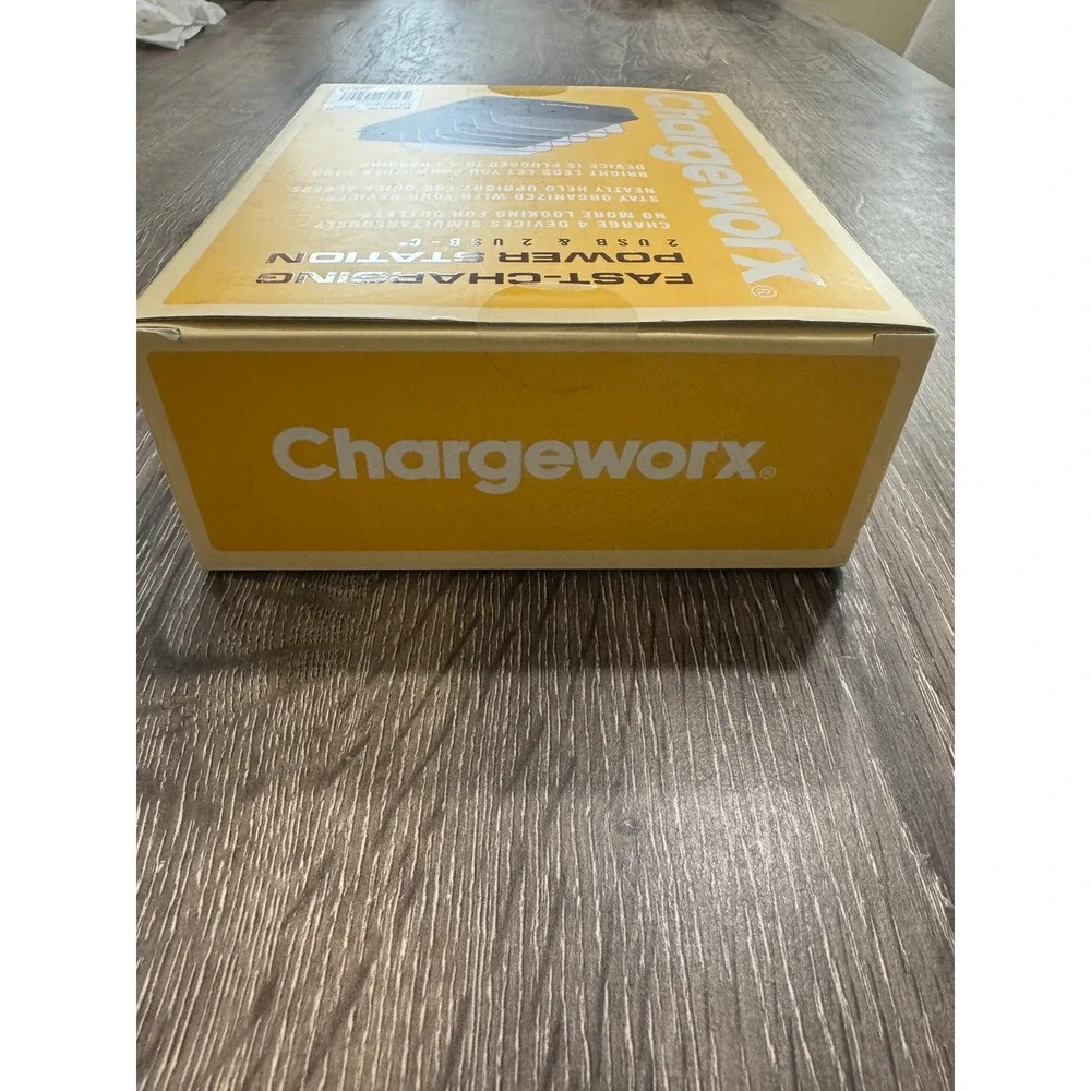 Chargeworx Fast-Charging Power Station 48W 2 USB 2 USB-C KH1014BK Black